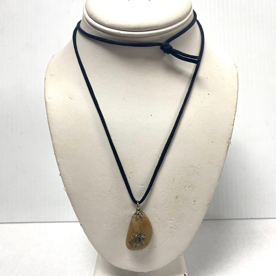 u639 Vintage Star of David Charm Pendant Necklace