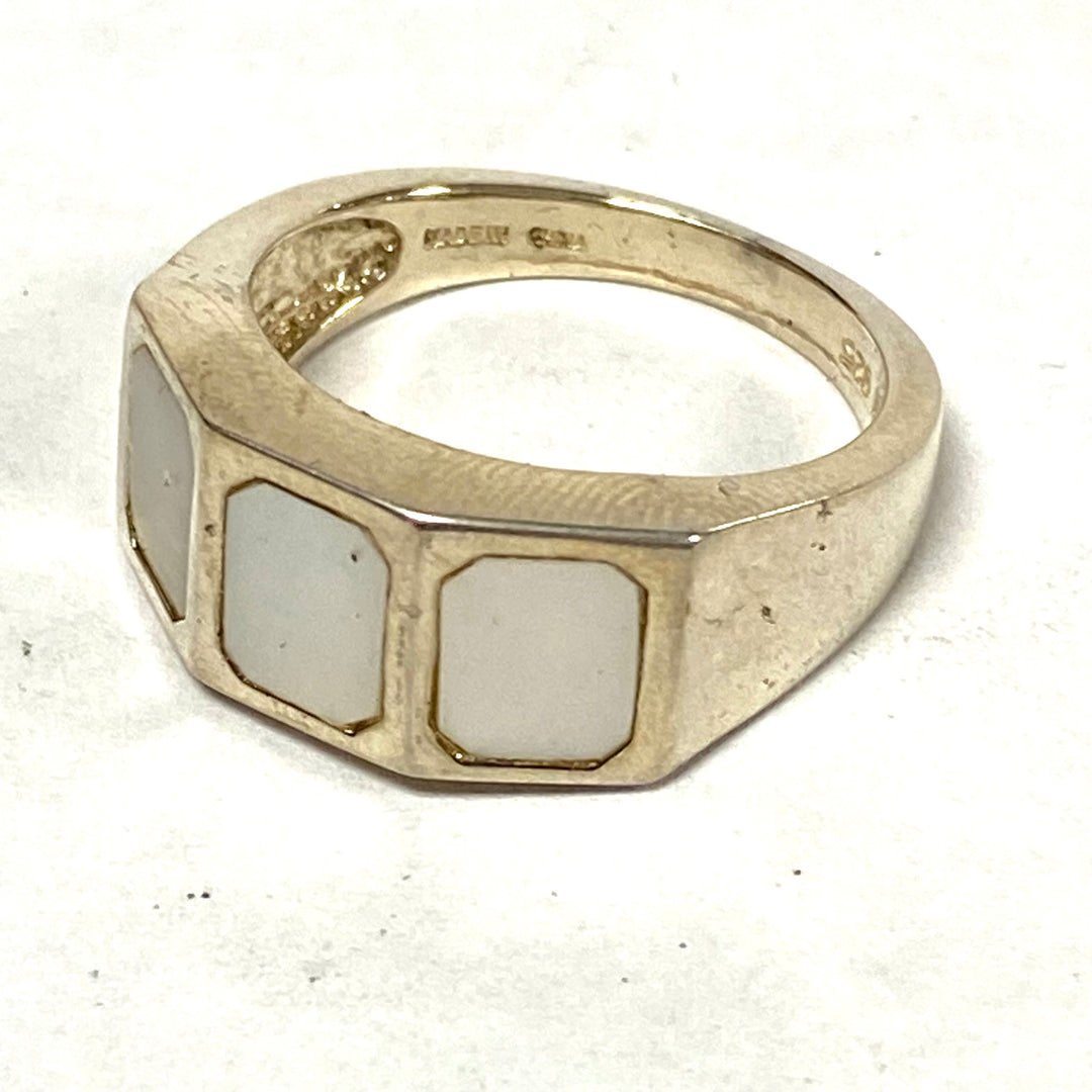 u656 Vintage Sterling Silver 925 White Mother of Pearl Band Ring Sz 9