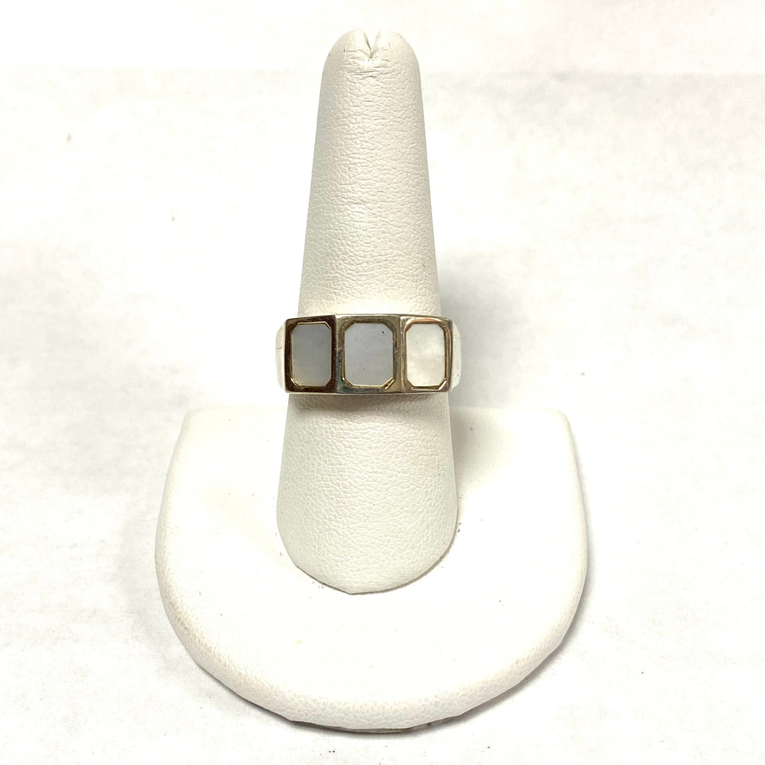 u656 Vintage Sterling Silver 925 White Mother of Pearl Band Ring Sz 9