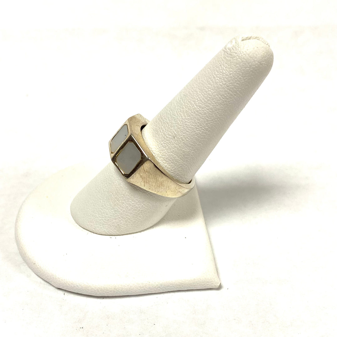 u656 Vintage Sterling Silver 925 White Mother of Pearl Band Ring Sz 9