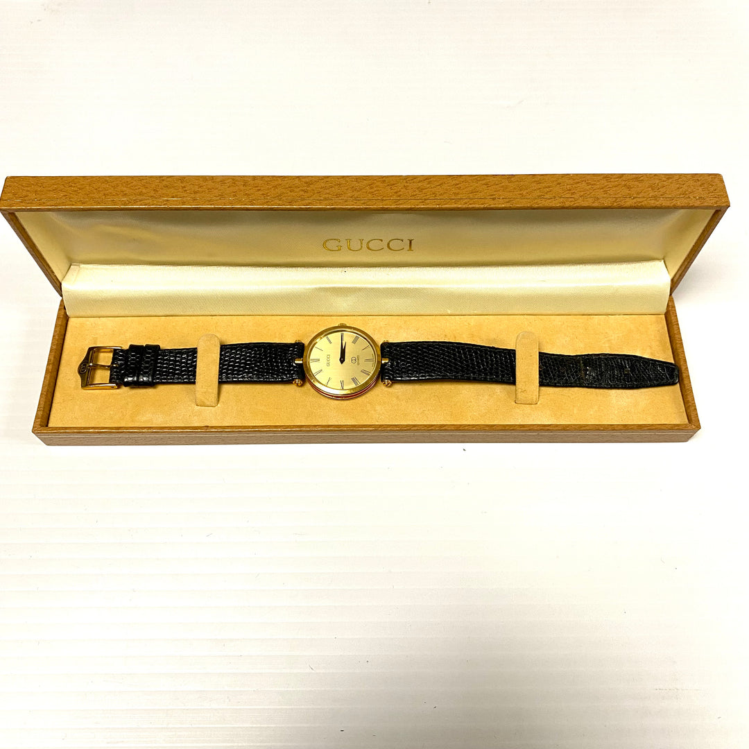 u727 Vintage Gucci Swiss Made Quartz Gold Tone Black Leather Unisex Wrist Watch