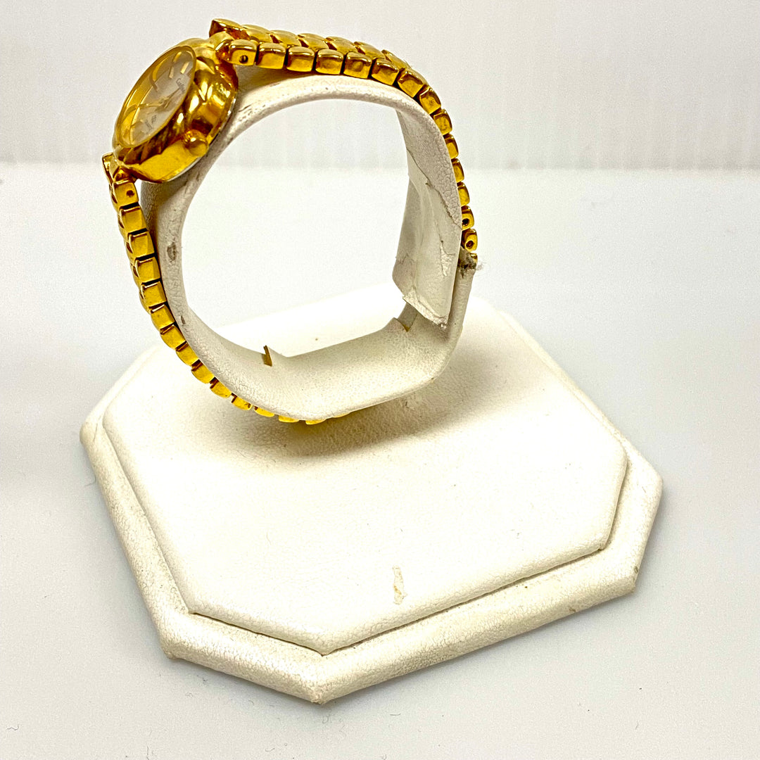 u751 Vintage Cardinal Quartz 2243 Stainless Back Wrist Watch Japan Mov't