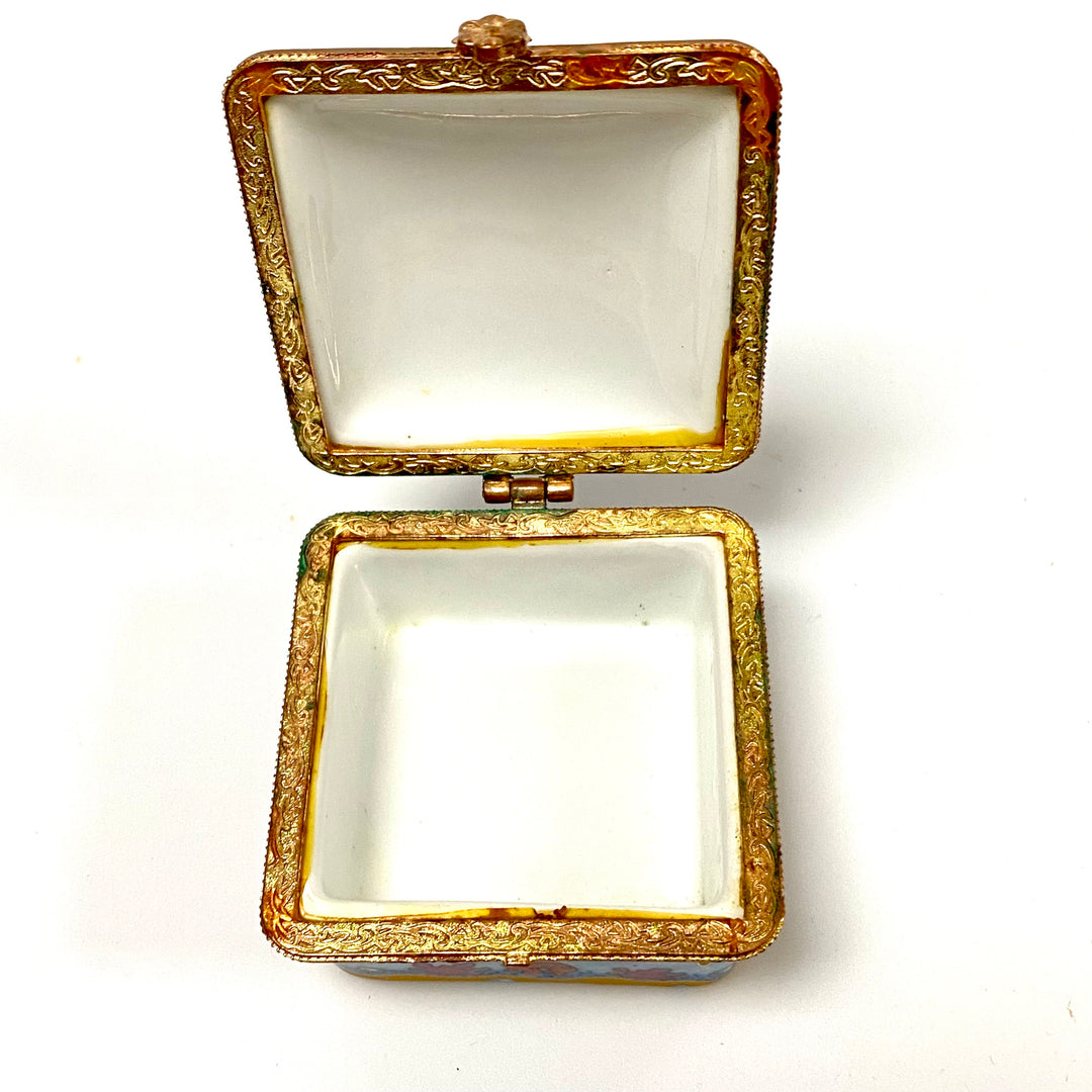 u796 Ceramic Icy Strait Point Alaska Trinket Jewelry Gift Coin Souvenir Box