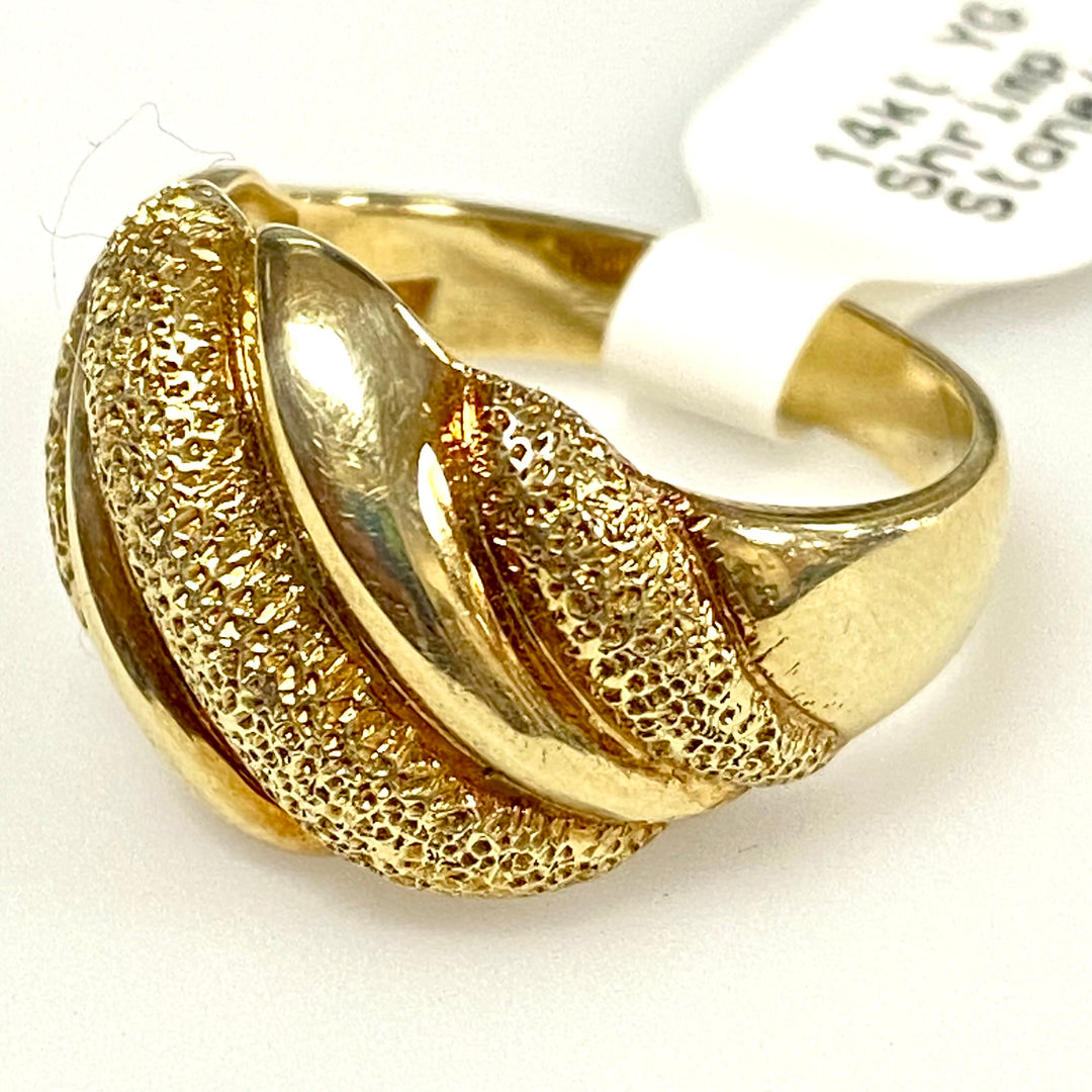 u807 Vintage 14K Yellow Gold Shrimp Style Stone/Smooth Finish Band Ring Size 7.75
