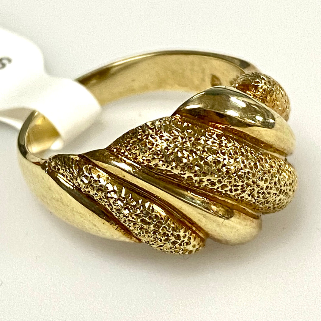 u807 Vintage 14K Yellow Gold Shrimp Style Stone/Smooth Finish Band Ring Size 7.75