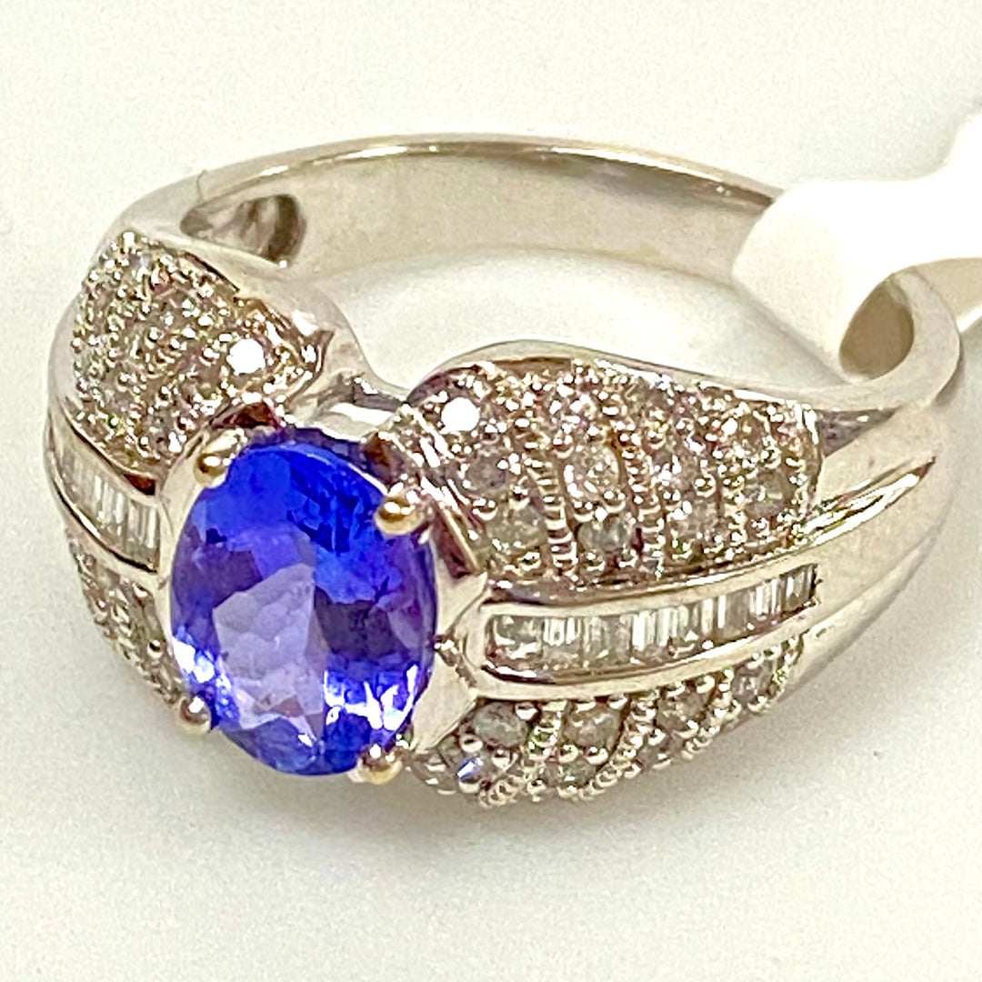 u814 Vintage 18K White Gold Tanzanite Diamond .25cts Engagement Ring Diamond Sz8
