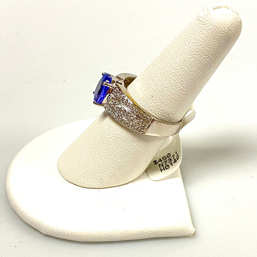 u815 Vintage 14K White Gold Tanzanite Diamond .05cts Engagement Ring Diamond 9.25