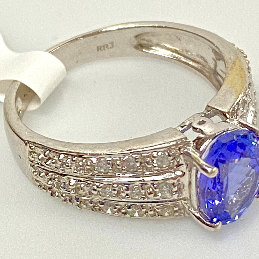 u815 Vintage 14K White Gold Tanzanite Diamond .05cts Engagement Ring Diamond 9.25