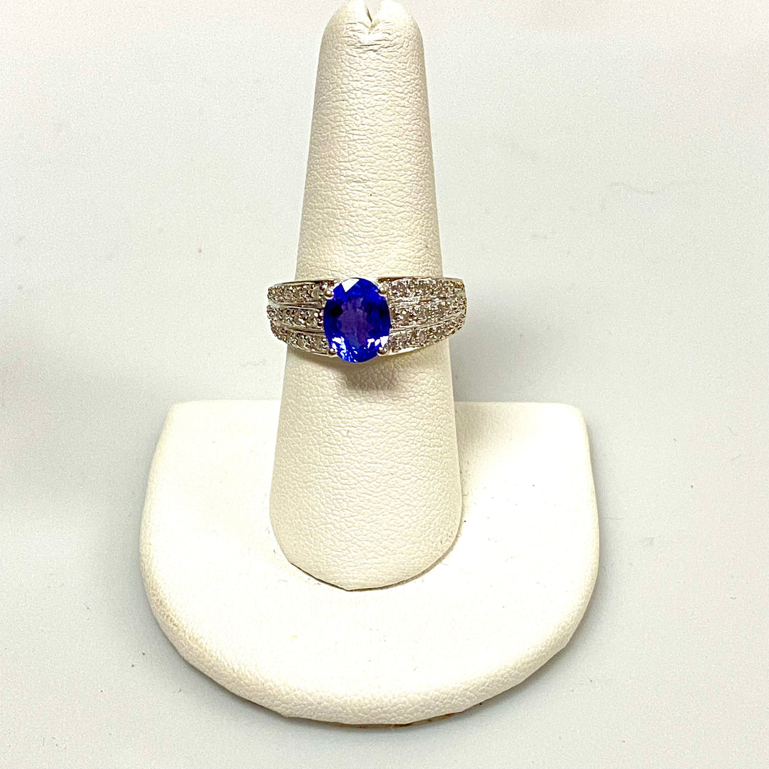 u815 Vintage 14K White Gold Tanzanite Diamond .05cts Engagement Ring Diamond 9.25
