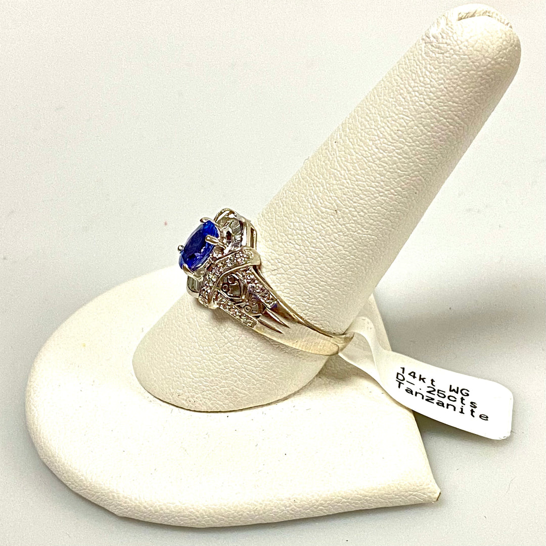 u816 Vintage 14K White Gold Tanzanite Diamond .25cts Engagement Ring Diamond 10