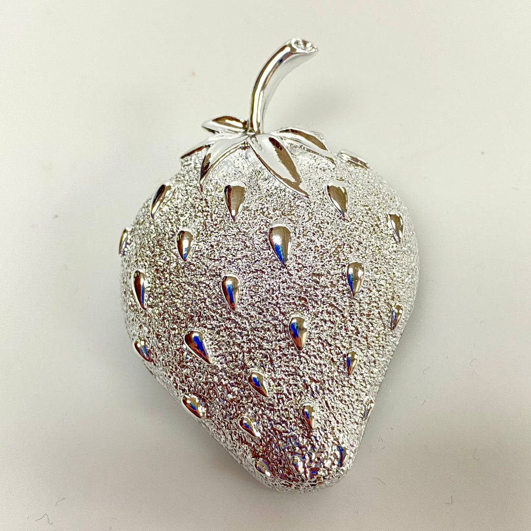 u831 Vintage Sarah Coventry 3pc Set Clip Earrings Matching Brooch Pin Strawberry