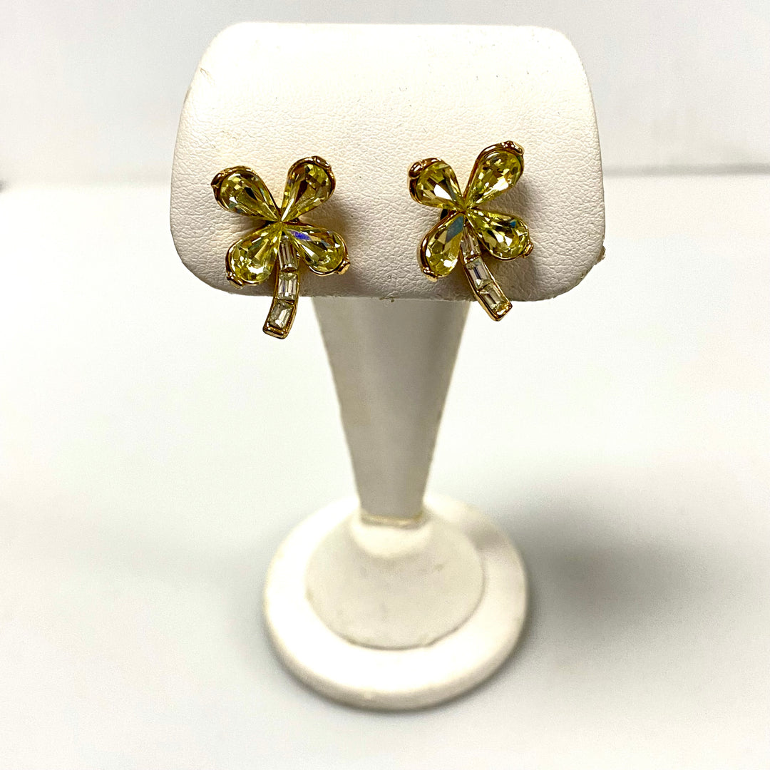u833 Vintage Trifari 3pc Set Clip Floral Earrings and Matching Brooch Pin