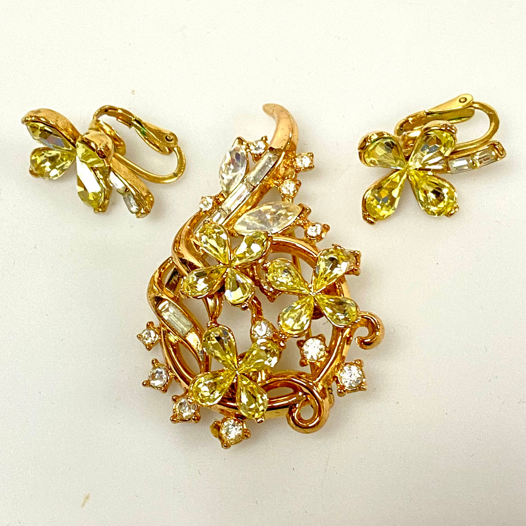 u833 Vintage Trifari 3pc Set Clip Floral Earrings and Matching Brooch Pin