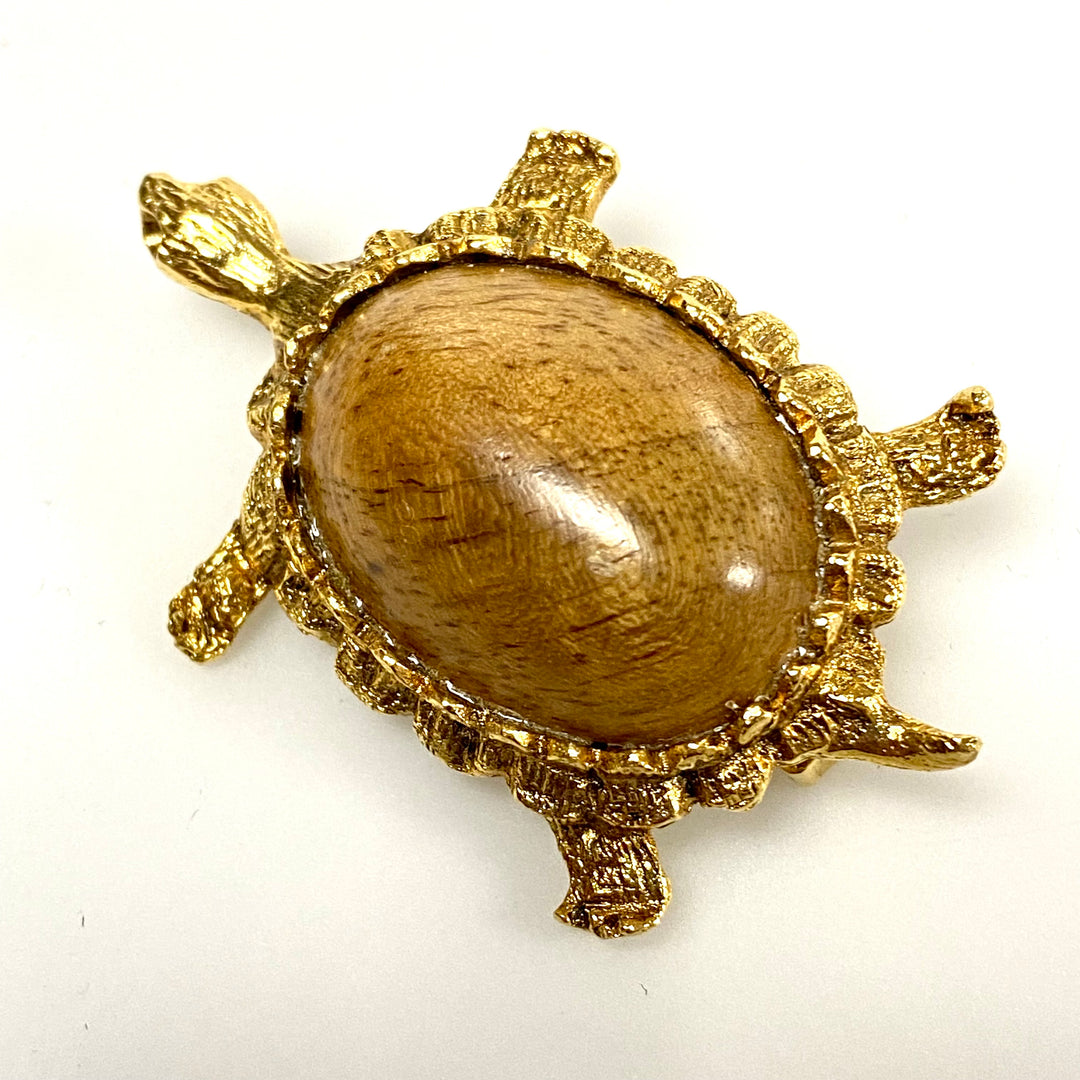 u846 Vintage Gold Tone Polished Wood Shell Turtle Brooch Pin