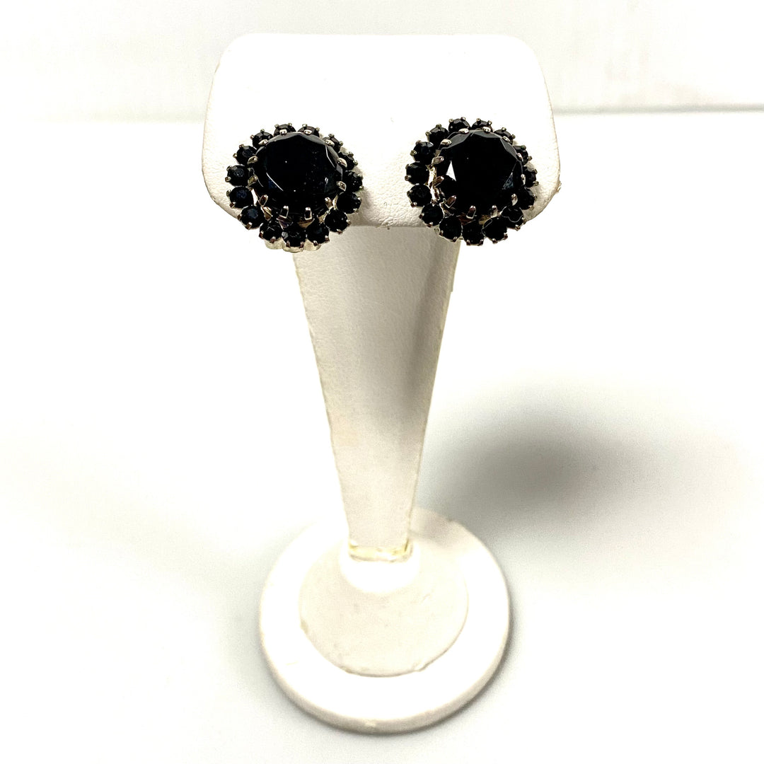 u856 Vintage 2pc Clip-on Earrings Set Silver Tone Black Stones Flower Shape