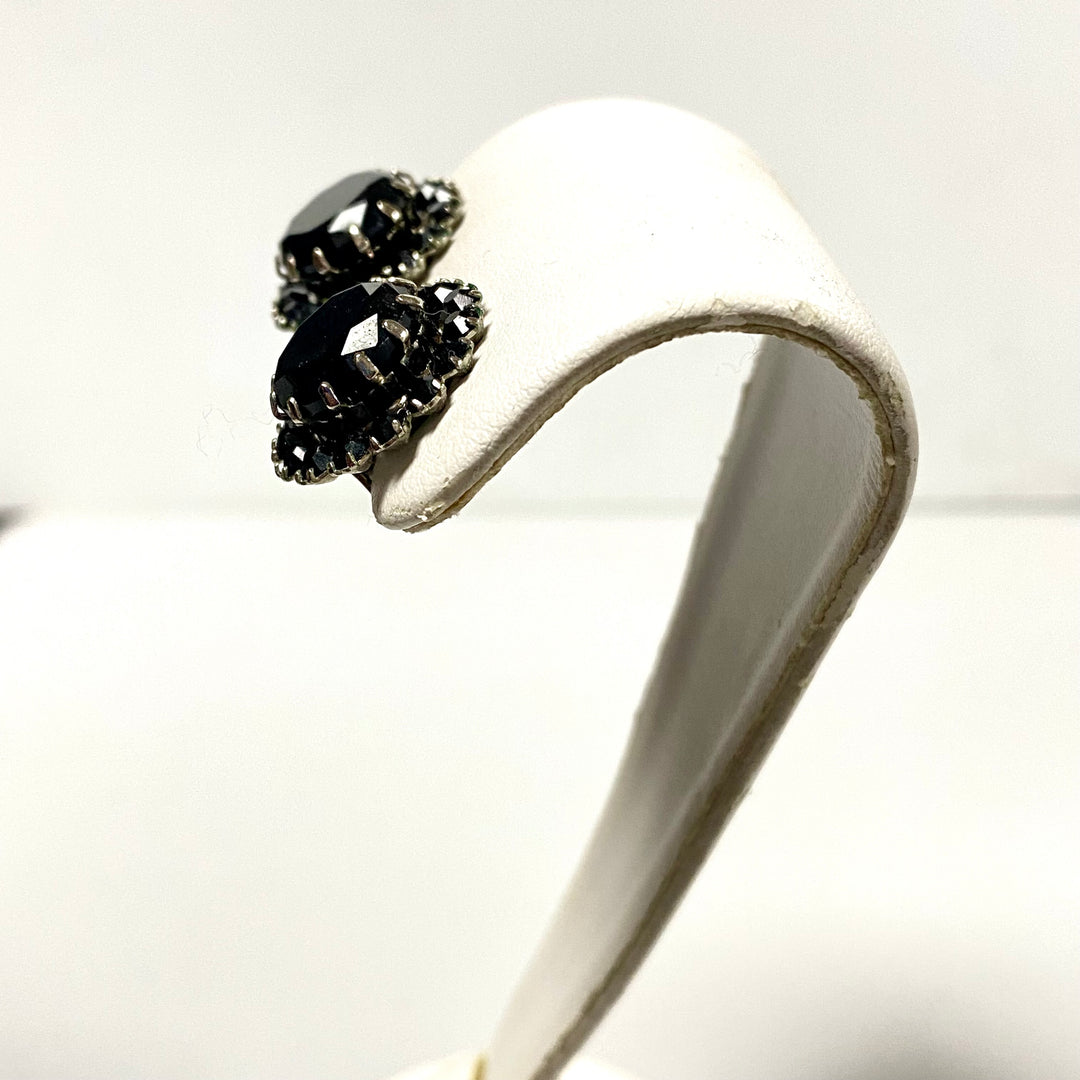 u856 Vintage 2pc Clip-on Earrings Set Silver Tone Black Stones Flower Shape