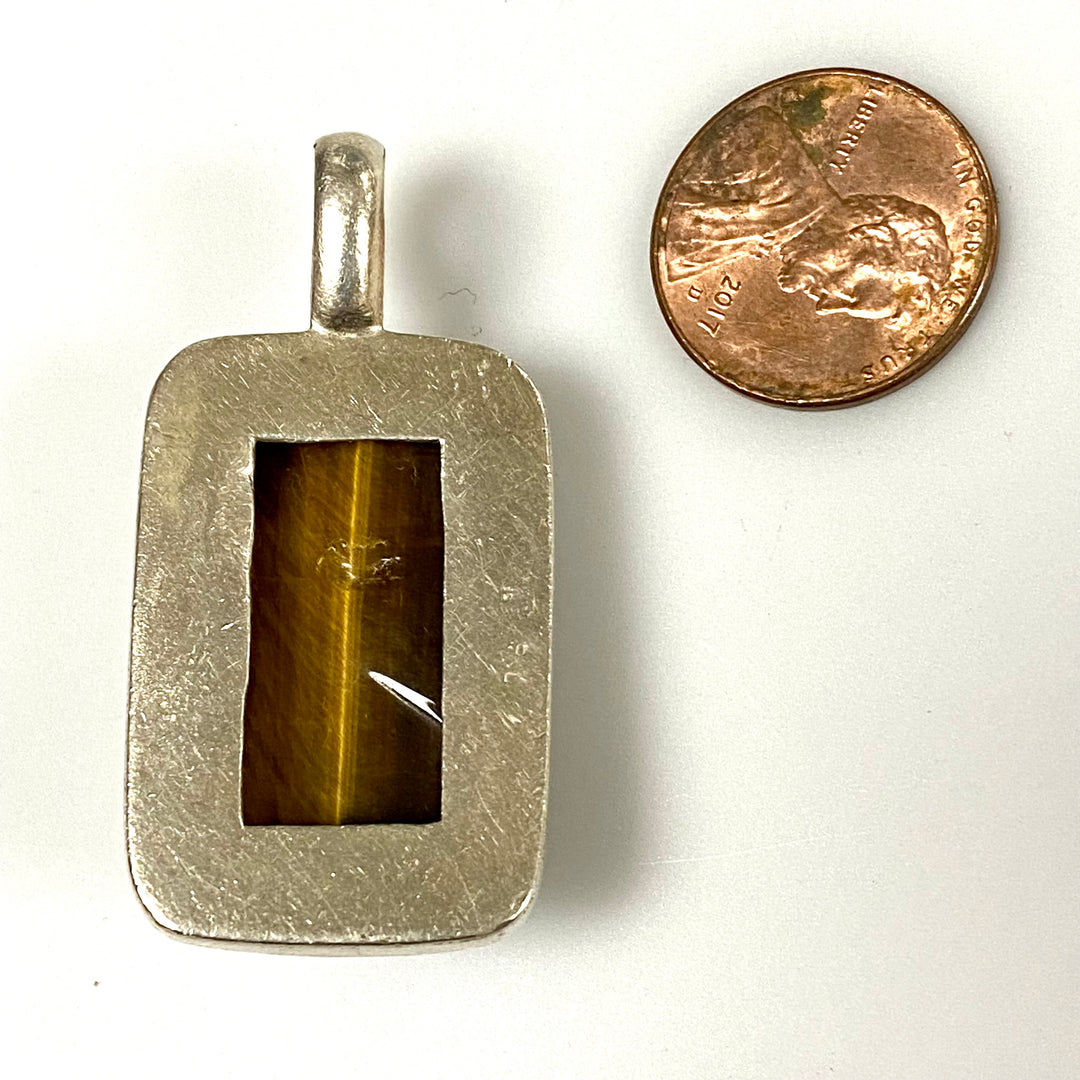 u866 Vintage Sterling Silver Tiger's Eye Gemstone Elegant Pendant Charm