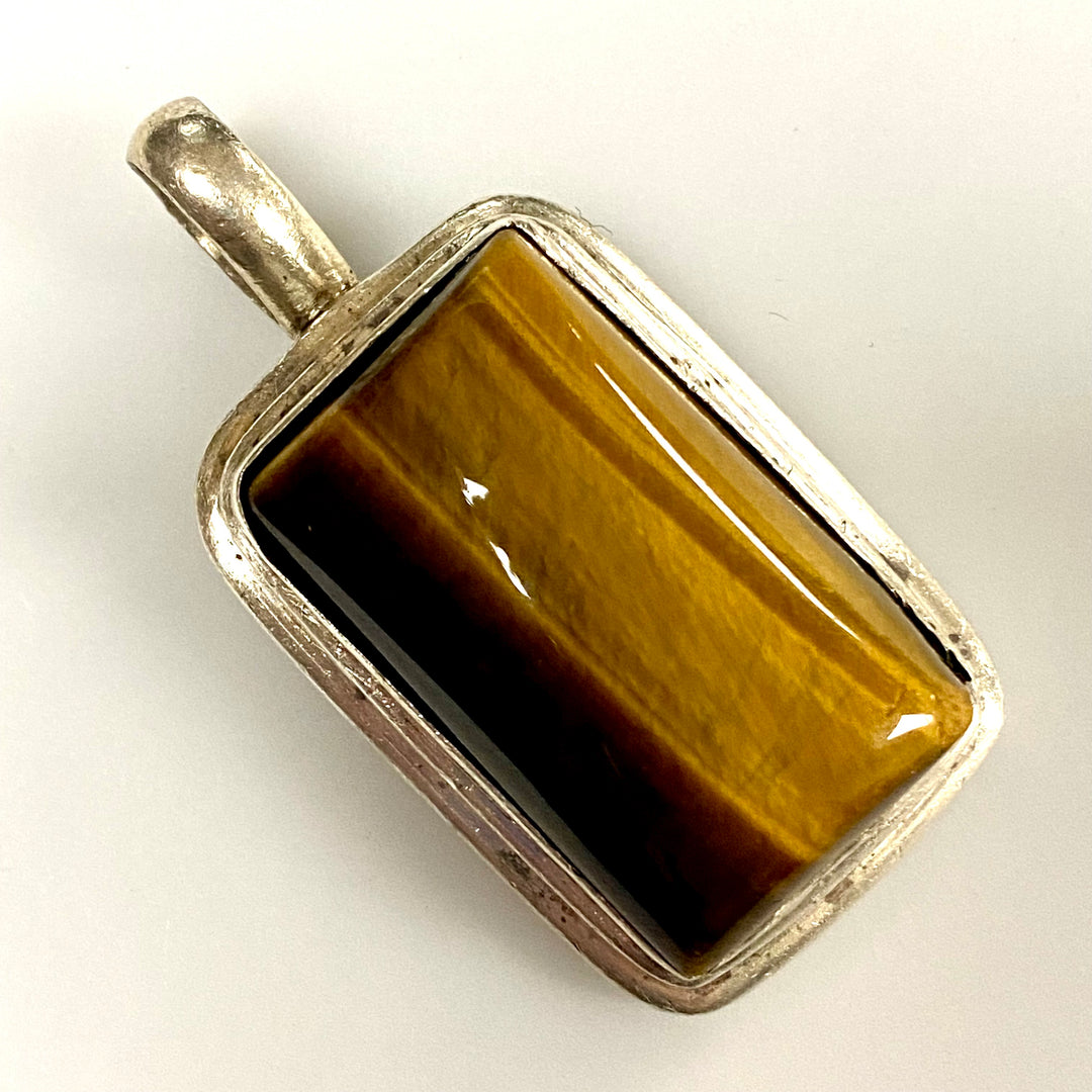 u866 Vintage Sterling Silver Tiger's Eye Gemstone Elegant Pendant Charm