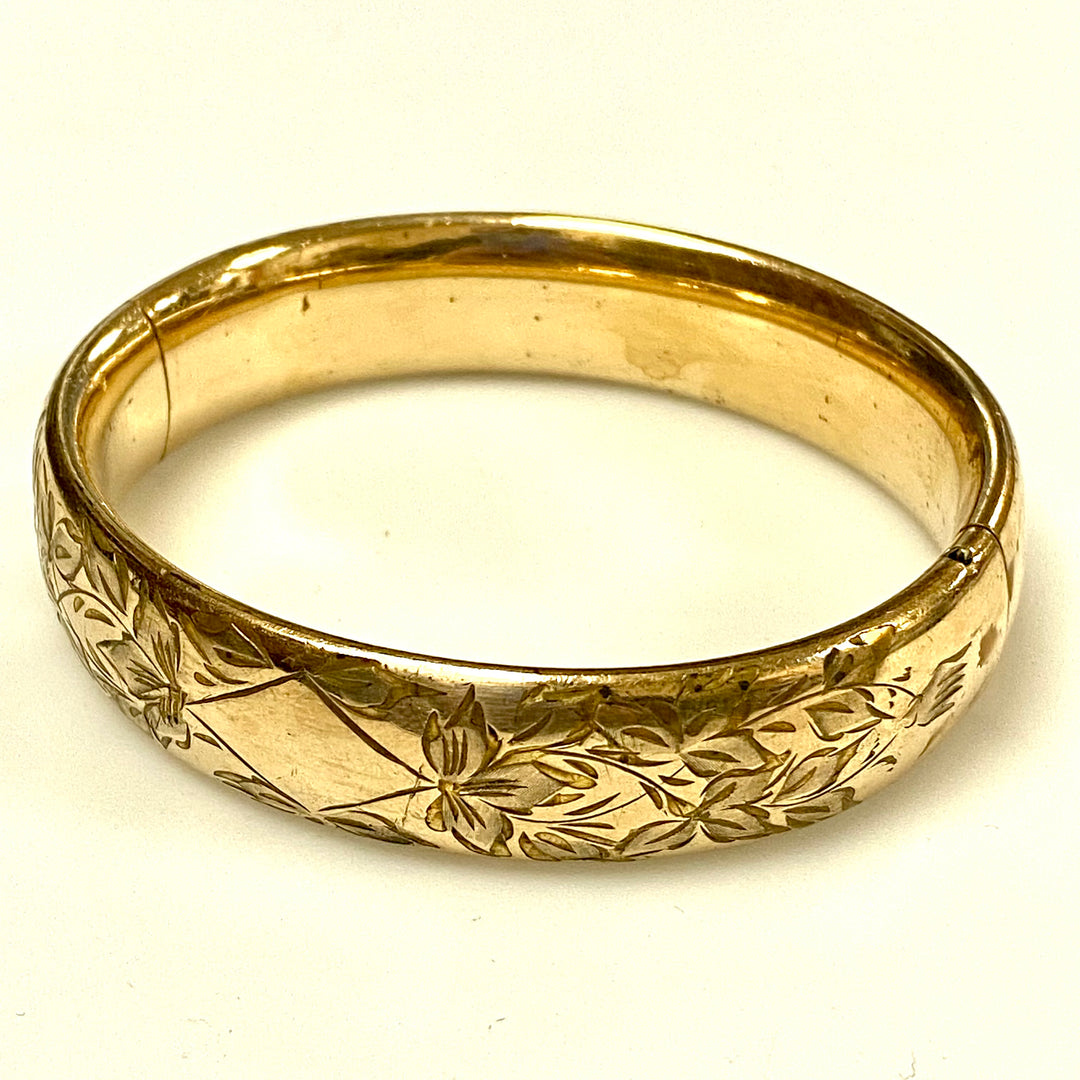 u870 Vintage Gold Filled Hinged Carved Floral Bangle Bracelet