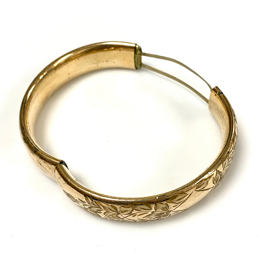 u870 Vintage Gold Filled Hinged Carved Floral Bangle Bracelet