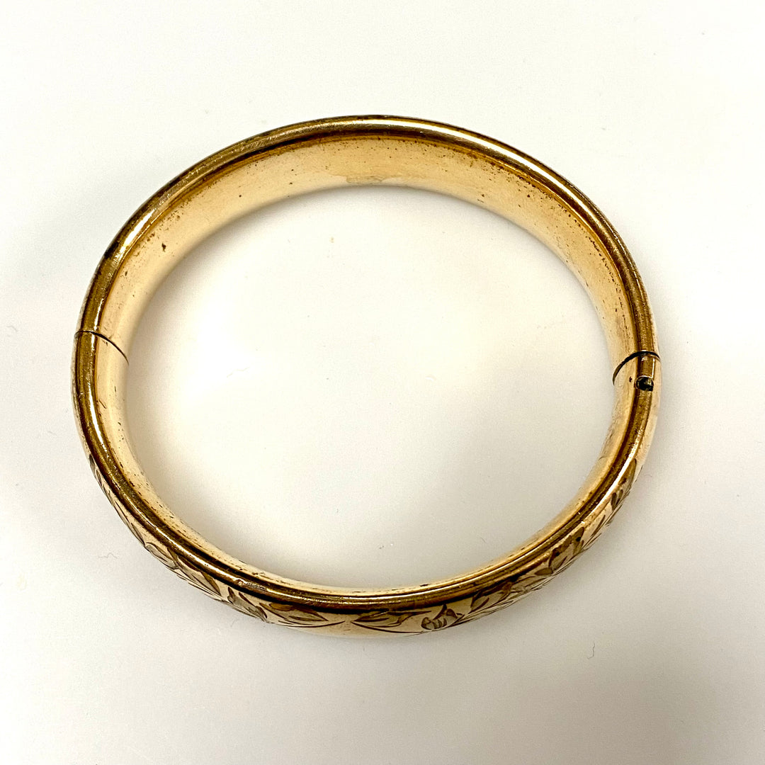 u870 Vintage Gold Filled Hinged Carved Floral Bangle Bracelet