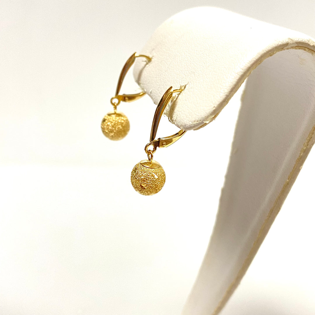 u907 Vintage Classic 14K Yellow Gold 8mm Stardust Ball Dangling Earrings