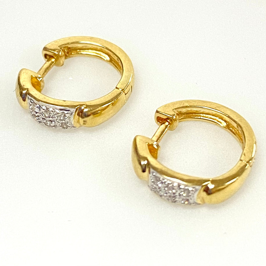 u910 Vintage Classic 14K Yellow Gold Diamonds .03cts Hoop Dangle Earrings