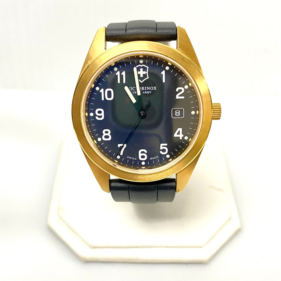 u926 Victorinox Swiss Army Stainless Steel 100M WR Quartz Men's Wrist Watch