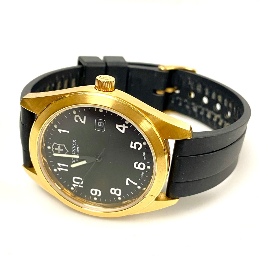 u926 Victorinox Swiss Army Stainless Steel 100M WR Quartz Men's Wrist Watch