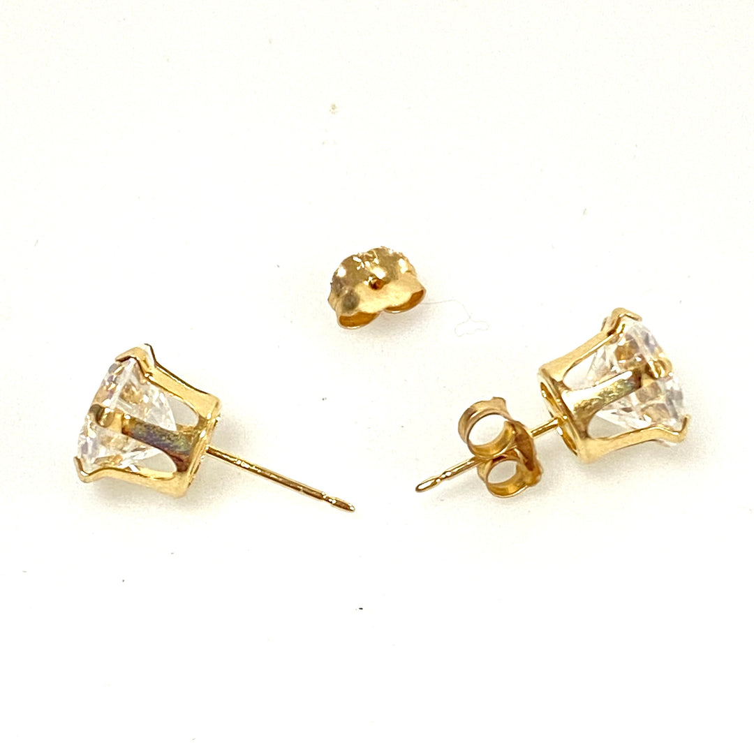 u948 Vintage 14k Yellow Gold 8mm Round Cubic Zirconia Stud Earrings