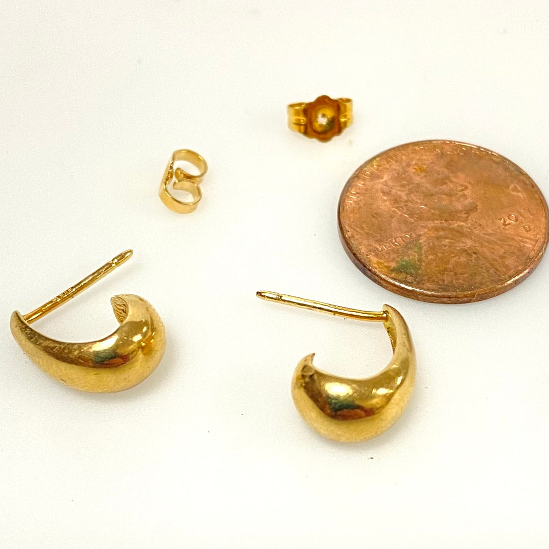 u968 Vintage Classic 14k Yellow Tapered Hoop Dangling Earrings