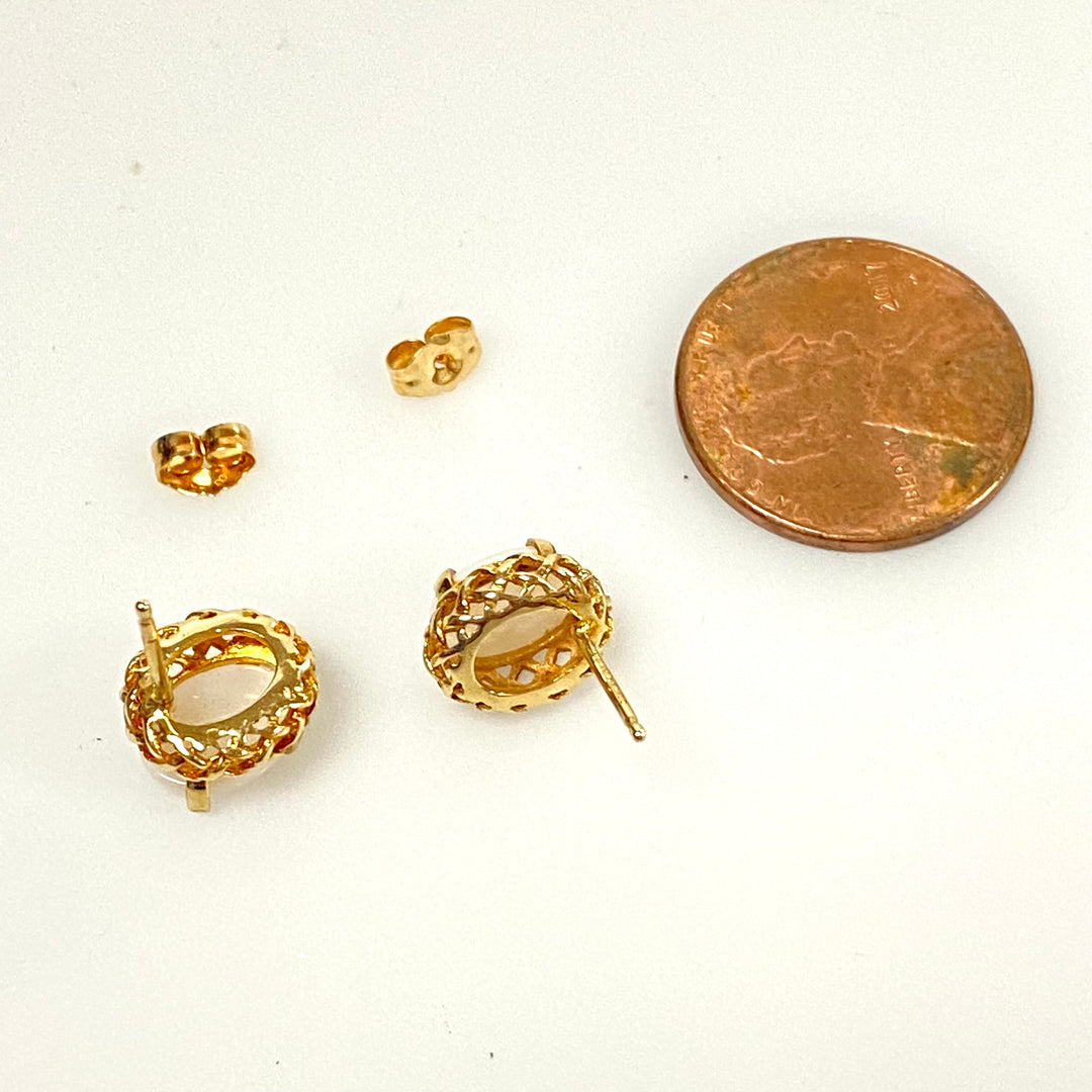 u987 Vintage 14k Filigree Yellow Gold Opal Stud Earrings