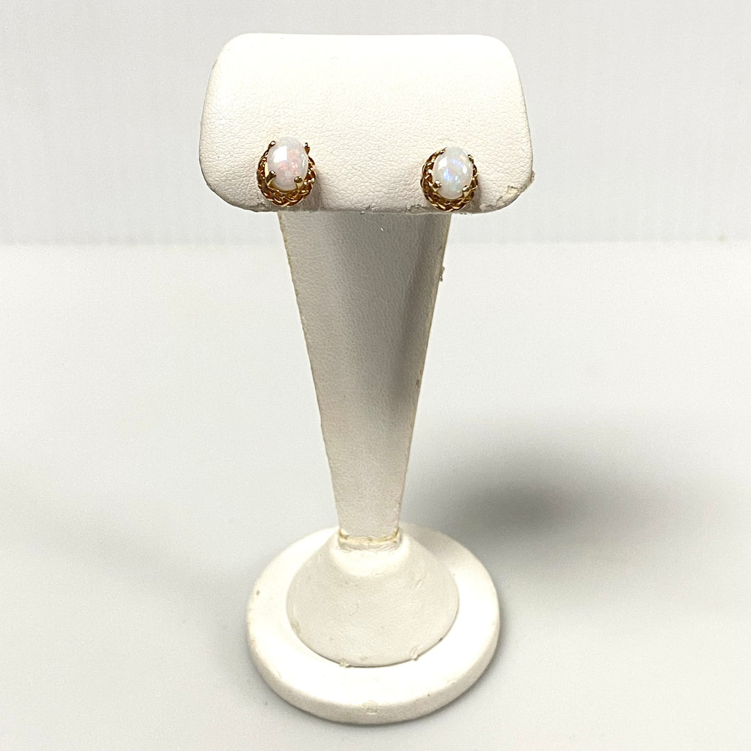 u987 Vintage 14k Filigree Yellow Gold Opal Stud Earrings