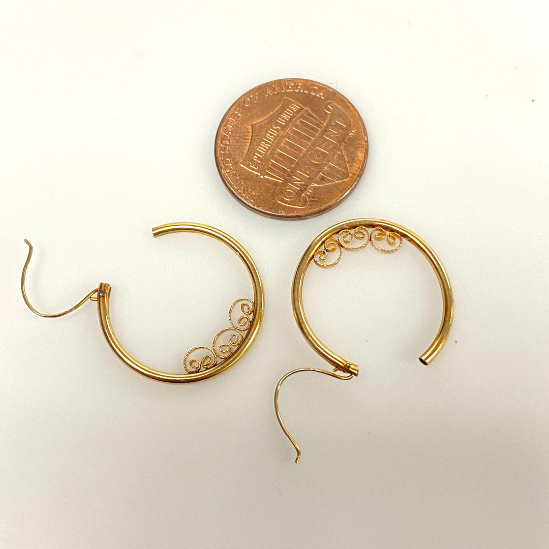 u992 Vintage Classic 14K Yellow Gold Hanging Hoop Earrings