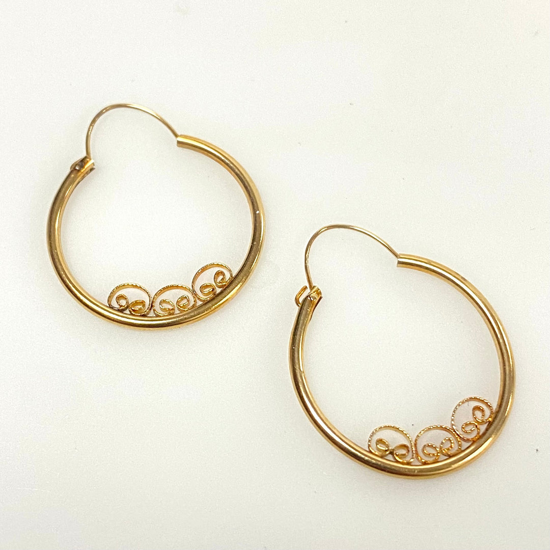 u992 Vintage Classic 14K Yellow Gold Hanging Hoop Earrings