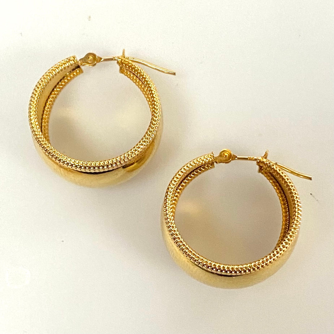 v002 Vintage Classic 14K Yellow Gold Fancy Tapered Hoop Earrings