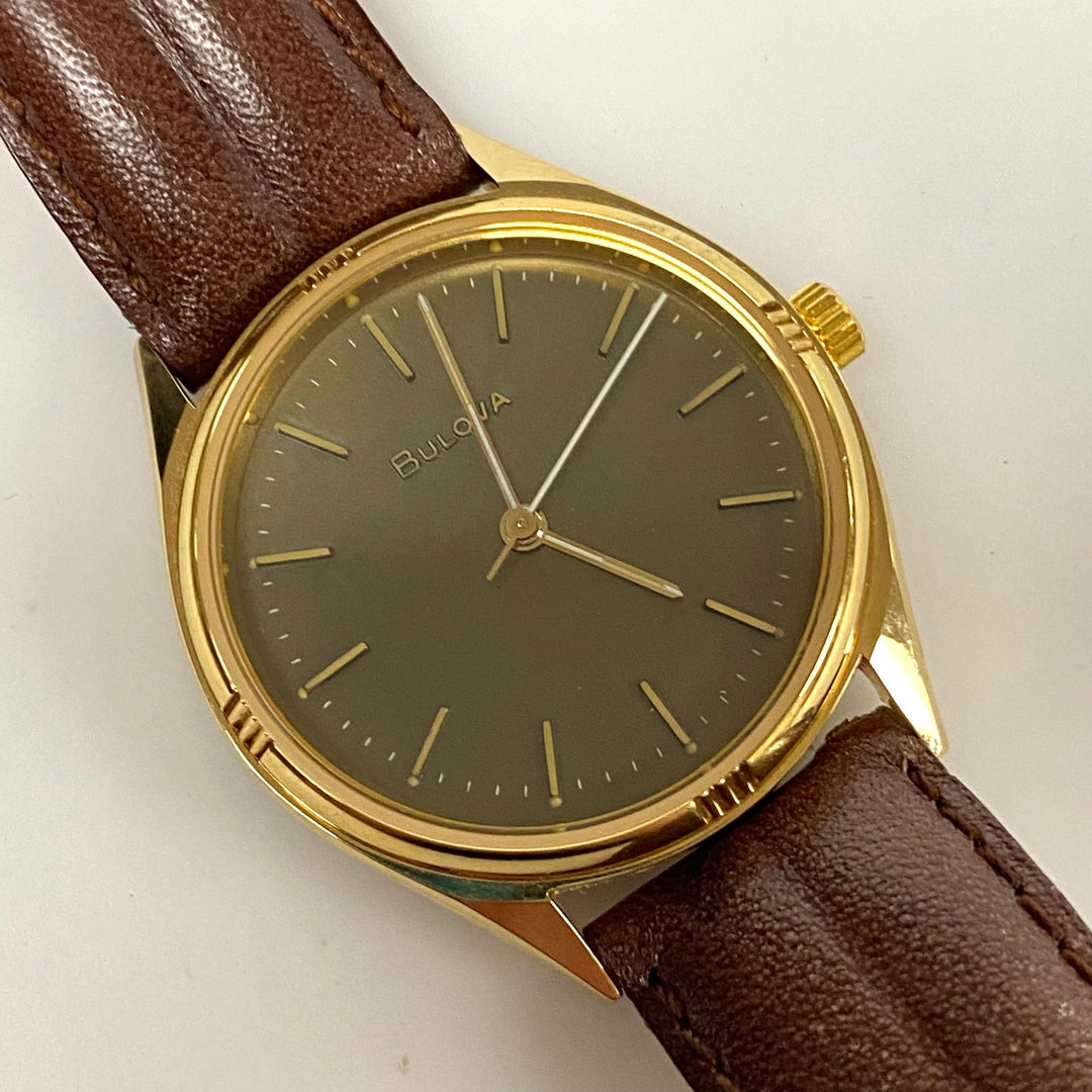 v017 Vintage BULOVA Hand Winding Mechanical Stainless Back 17 Jewels Wrist Watch