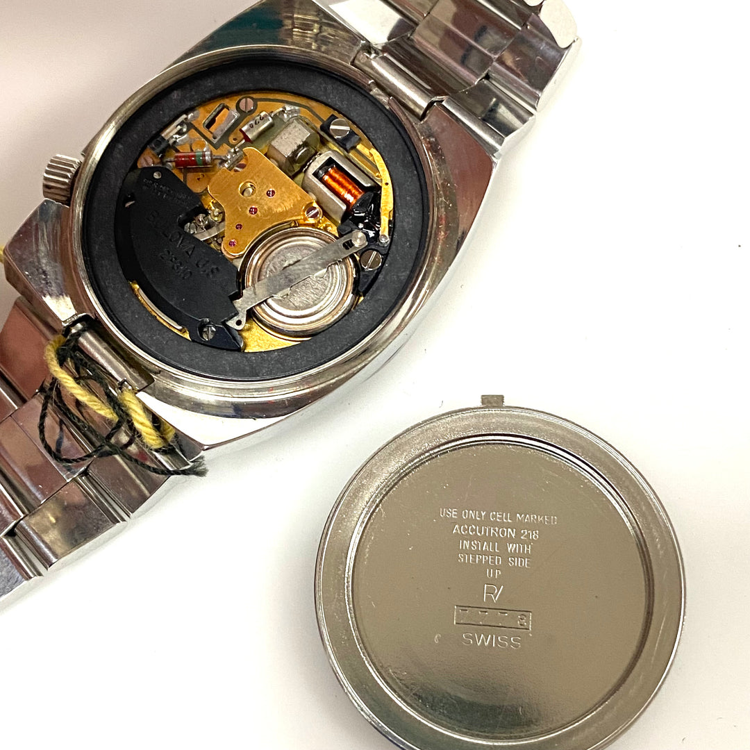 v024 Vintage Bulova Accutron Dura-Crystal Quartz Stainless Steel Water Resistant Wrist Watch +Box