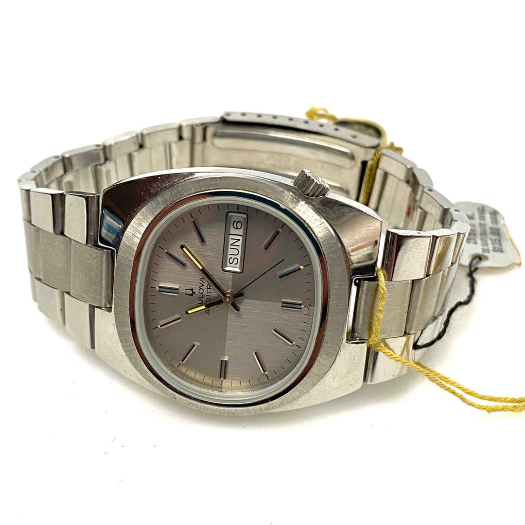 v024 Vintage Bulova Accutron Dura-Crystal Quartz Stainless Steel Water Resistant Wrist Watch +Box