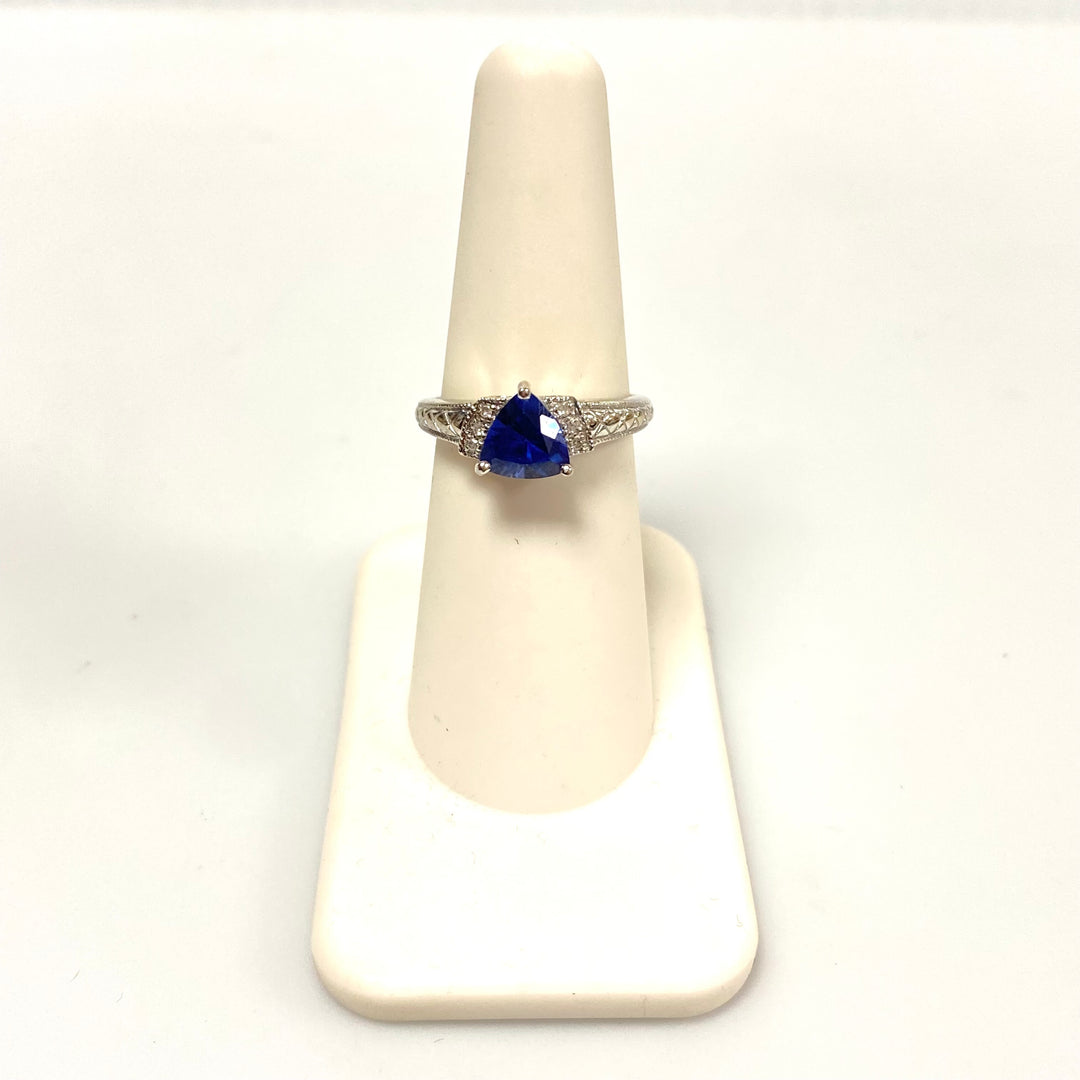 v049 Vintage 10K White Gold Blue Stone & Diamonds Ring Ring Size 6.75
