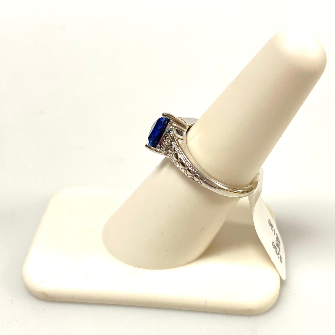 v049 Vintage 10K White Gold Blue Stone & Diamonds Ring Ring Size 6.75
