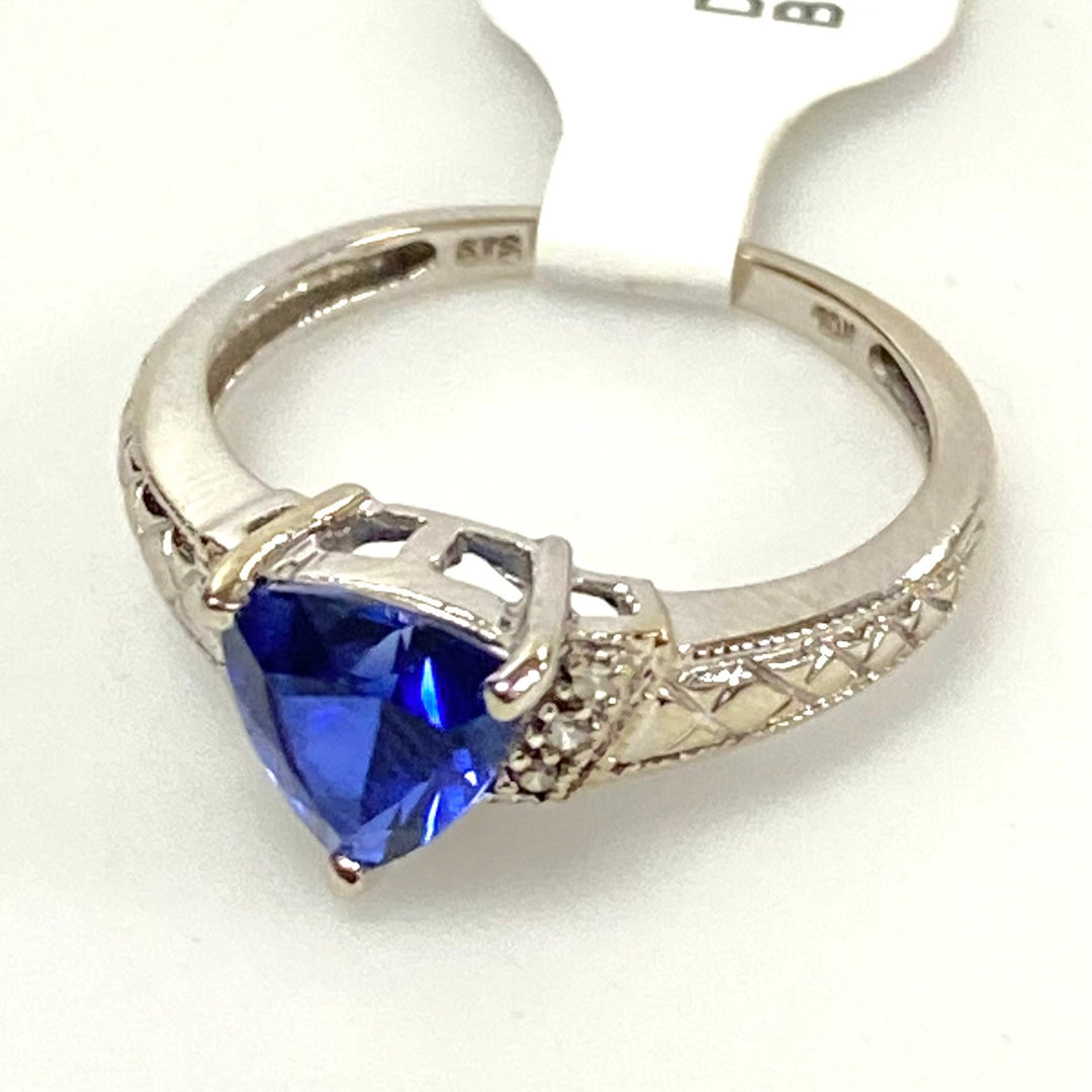 v049 Vintage 10K White Gold Blue Stone & Diamonds Ring Ring Size 6.75