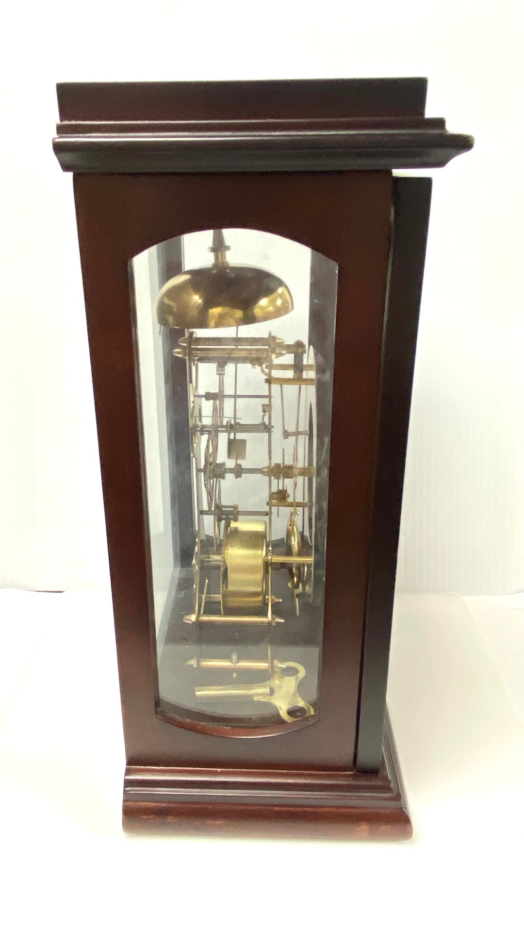 v057 Vintage Desk Mantel Clock Glass Brown Wood Gold Tone