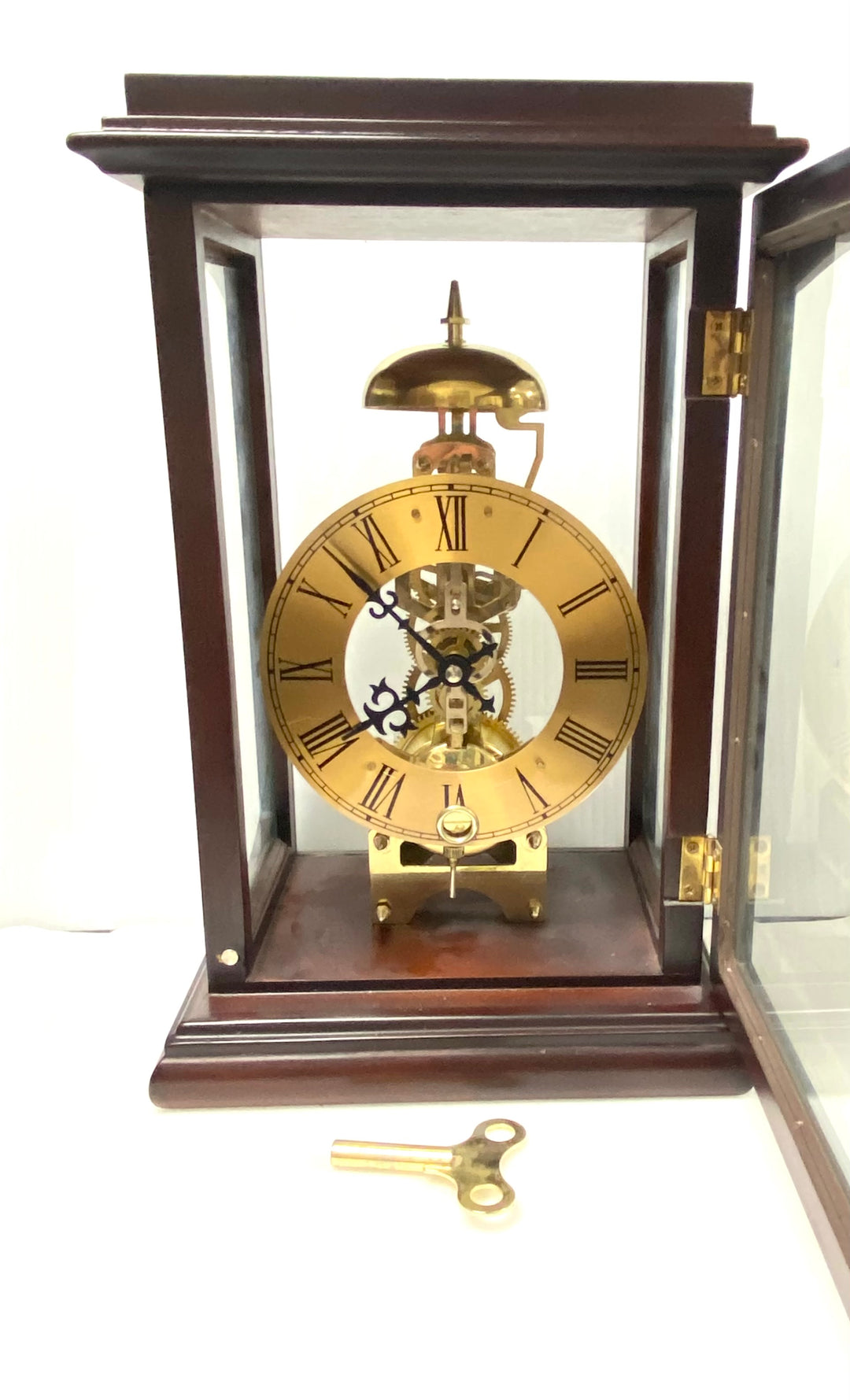 v057 Vintage Desk Mantel Clock Glass Brown Wood Gold Tone
