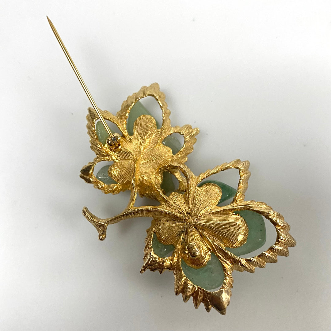 v073 Vintage Gold Tone and Green Aventurine Stones Floral Pin Brooch