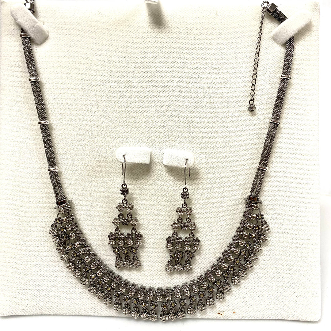 v078 Vintage Fifth Avenue Mesh Chain Bib-like Design Swarovsky Dangling Elements Necklace Earrings