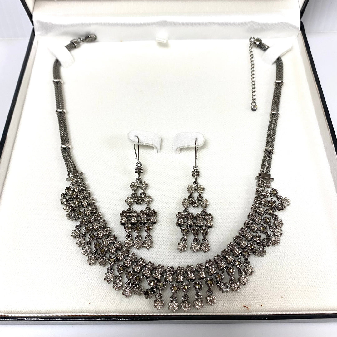 v078 Vintage Fifth Avenue Mesh Chain Bib-like Design Swarovsky Dangling Elements Necklace Earrings