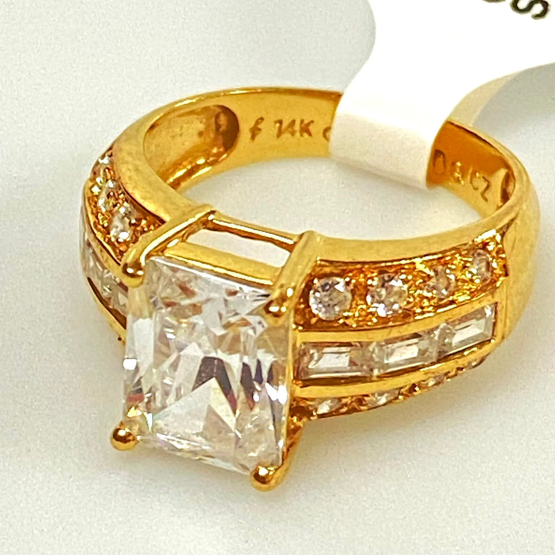 v094 Vintage 14K Yellow Gold Cubic Zirconia Stone Band Ring Size 5