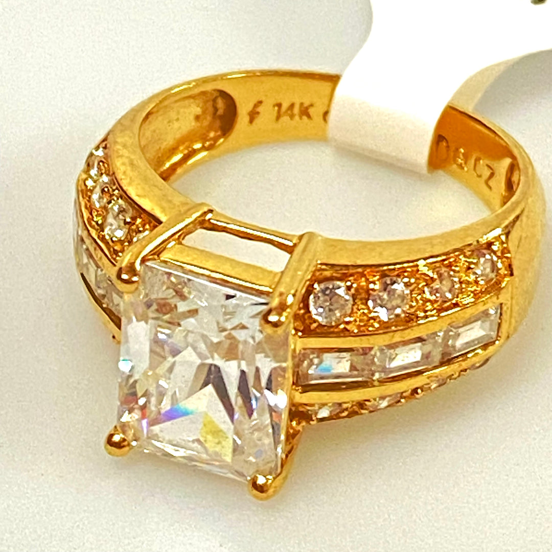 v094 Vintage 14K Yellow Gold Cubic Zirconia Stone Band Ring Size 5