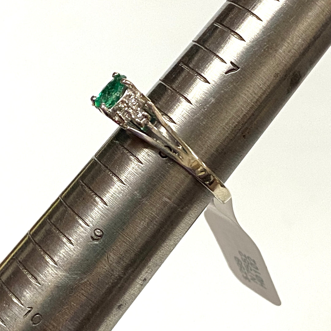 v108 Vintage Classic 14K White Gold Green Emerald & Diamonds Ring Size 8